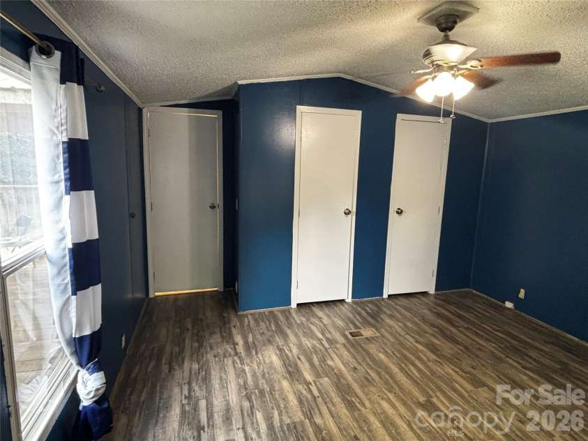 233 Starlight Drive, Lincolnton, NC 28092.  MLS# CAR4417816, YatesRealty ID 46799. 