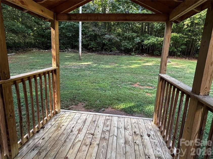 233 Starlight Drive, Lincolnton, NC 28092.  MLS# CAR4417816, YatesRealty ID 46799. 