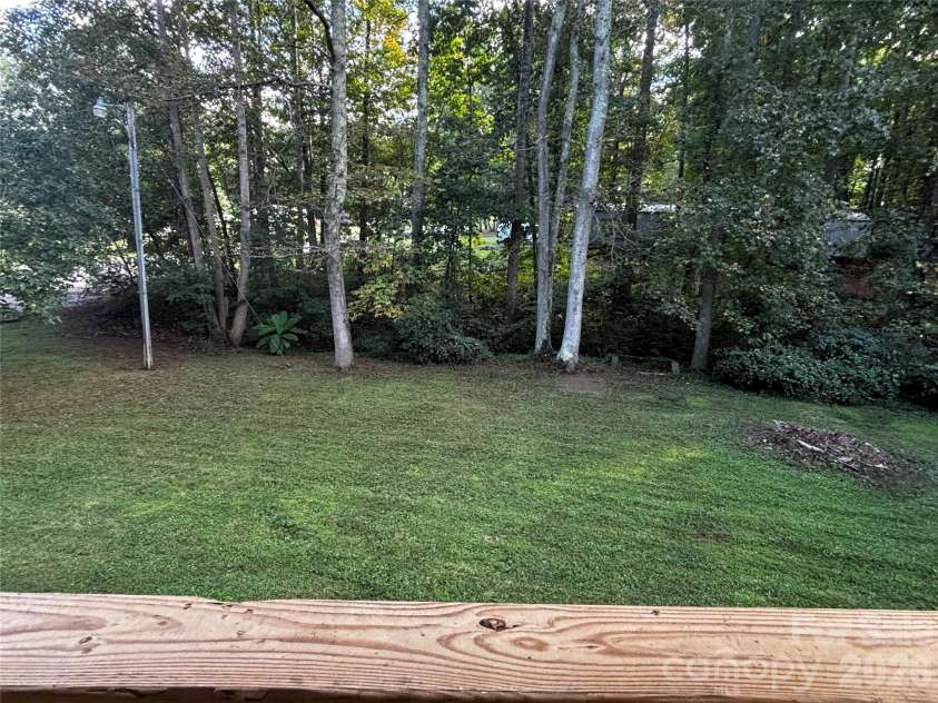 233 Starlight Drive, Lincolnton, NC 28092.  MLS# CAR4417816, YatesRealty ID 46799. 