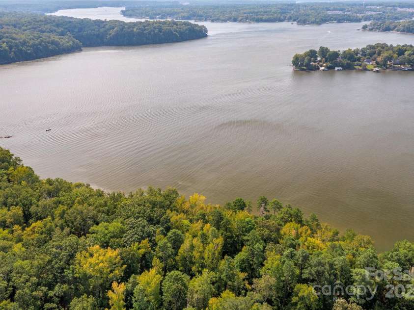 1007 Kingbird Lane, Clover, SC 29710.  MLS# CAR4192224, YatesRealty ID 468. Build a brand new modern home on Lake Wylie in Belmont NC!