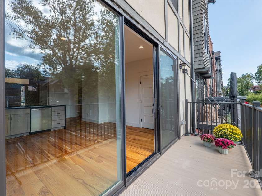 233 Broadway Street, Asheville, NC 28801.  MLS# CAR4314107, YatesRealty ID 468. 