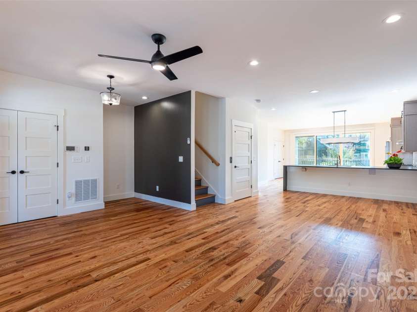 233 Broadway Street, Asheville, NC 28801.  MLS# CAR4314107, YatesRealty ID 468. 