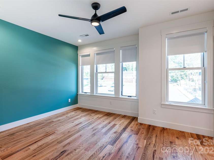 233 Broadway Street, Asheville, NC 28801.  MLS# CAR4314107, YatesRealty ID 468. 