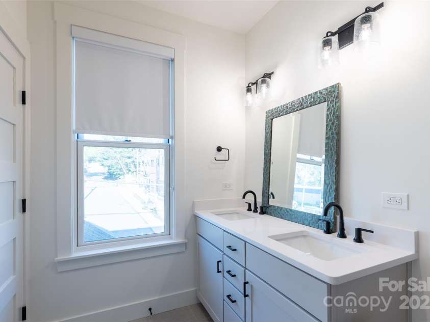 233 Broadway Street, Asheville, NC 28801.  MLS# CAR4314107, YatesRealty ID 468. 