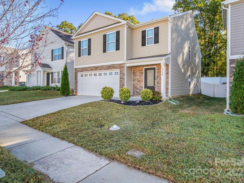 3120 Green Apple Drive, Dallas, NC 28034.  MLS# CAR4314544, YatesRealty ID 468. 