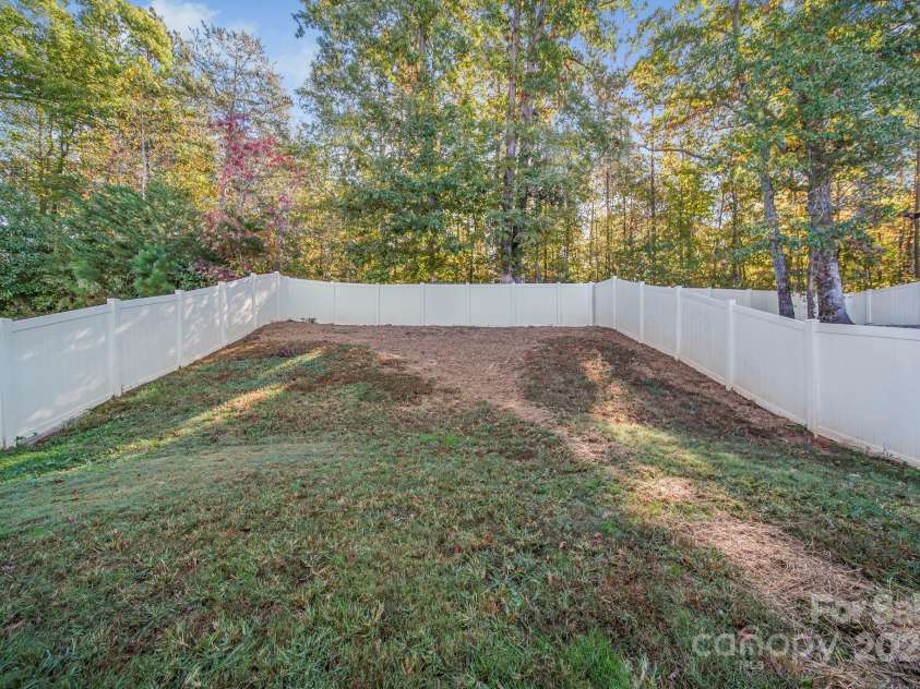3120 Green Apple Drive, Dallas, NC 28034.  MLS# CAR4314544, YatesRealty ID 468. 