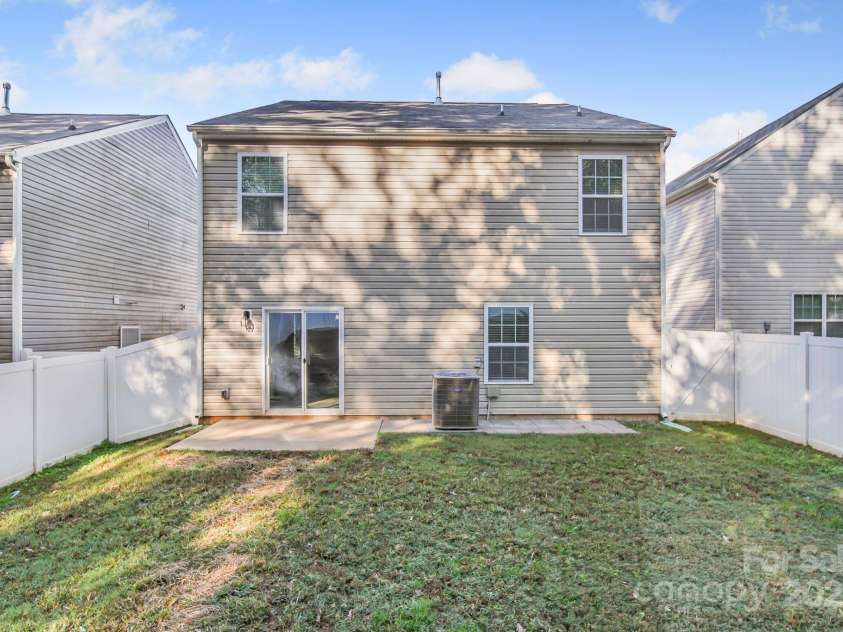 3120 Green Apple Drive, Dallas, NC 28034.  MLS# CAR4314544, YatesRealty ID 468. 