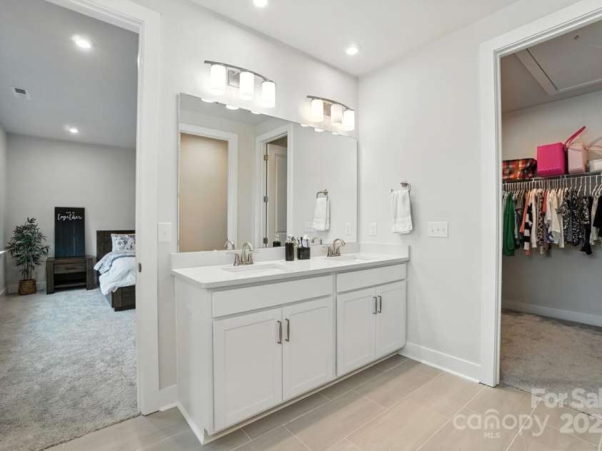 304 Ardmore Drive, Belmont, NC 28012.  MLS# CAR4286200, YatesRealty ID 4680. Primary bathroom