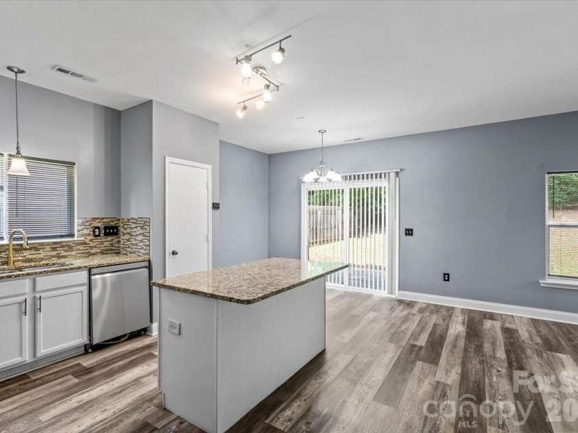 446 Tribune Drive, Charlotte, NC 28214.  MLS# CAR4412971, YatesRealty ID 46804. 