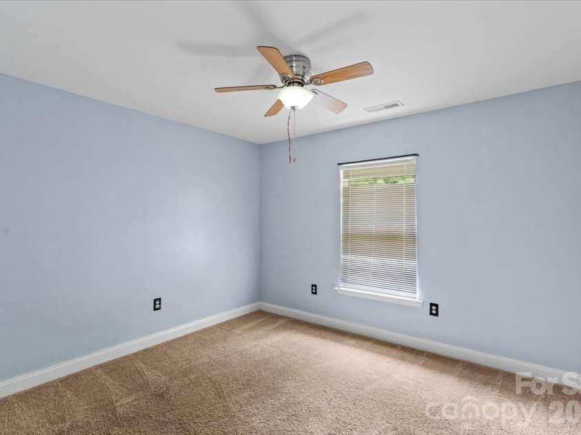446 Tribune Drive, Charlotte, NC 28214.  MLS# CAR4412971, YatesRealty ID 46804. 