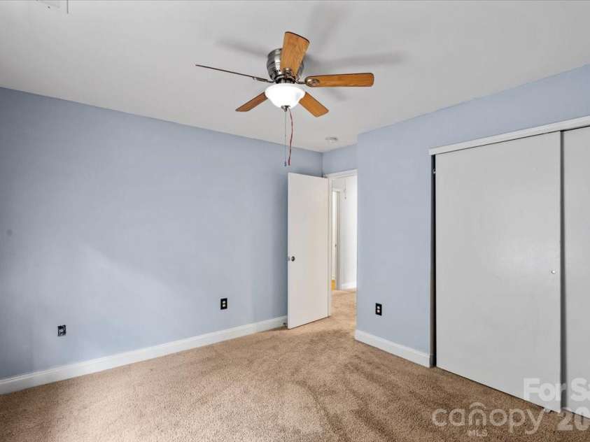 446 Tribune Drive, Charlotte, NC 28214.  MLS# CAR4412971, YatesRealty ID 46804. 