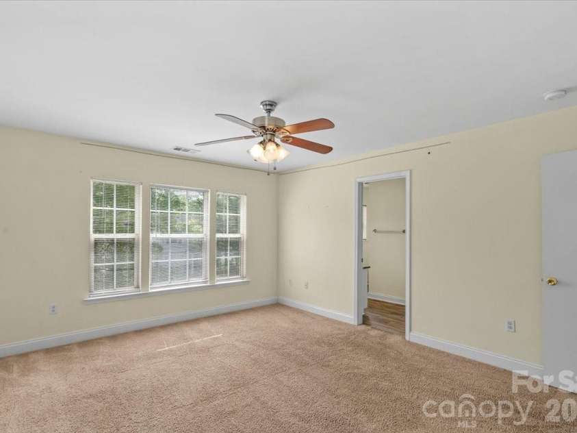 446 Tribune Drive, Charlotte, NC 28214.  MLS# CAR4412971, YatesRealty ID 46804. 