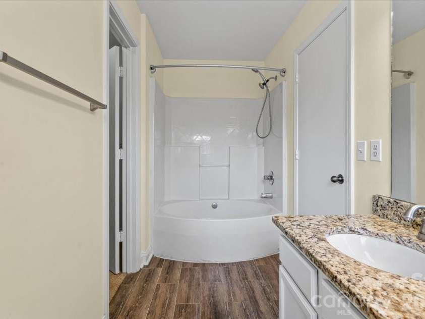 446 Tribune Drive, Charlotte, NC 28214.  MLS# CAR4412971, YatesRealty ID 46804. 