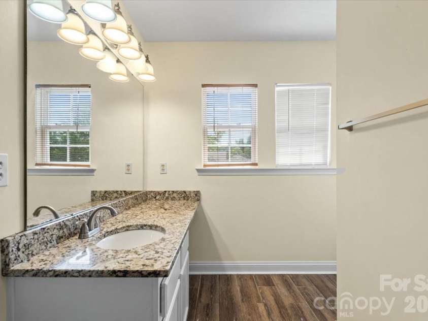 446 Tribune Drive, Charlotte, NC 28214.  MLS# CAR4412971, YatesRealty ID 46804. 
