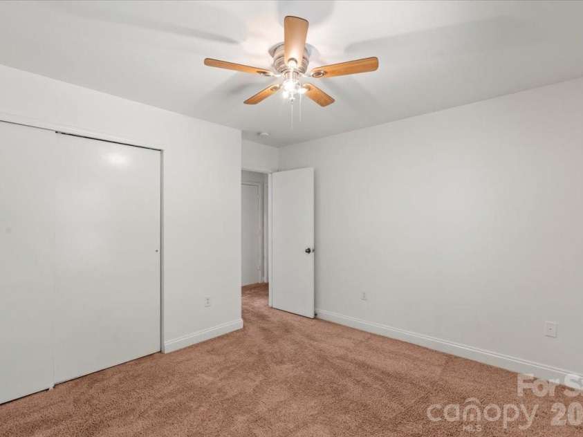 446 Tribune Drive, Charlotte, NC 28214.  MLS# CAR4412971, YatesRealty ID 46804. 