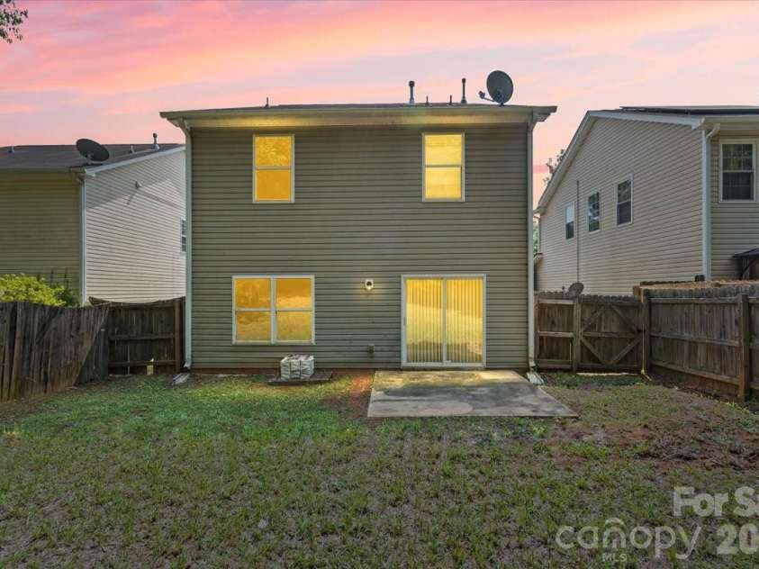 446 Tribune Drive, Charlotte, NC 28214.  MLS# CAR4412971, YatesRealty ID 46804. 