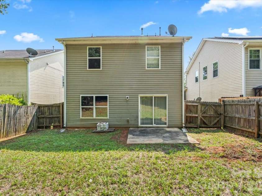 446 Tribune Drive, Charlotte, NC 28214.  MLS# CAR4412971, YatesRealty ID 46804. 