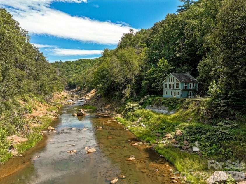 359 Shull Farm Road, Burnsville, NC 28714.  MLS# CAR4418216, YatesRealty ID 46807. Tranquil and private!