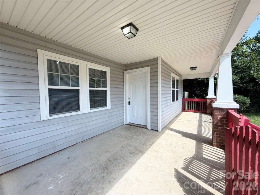 2107 Custer Street, Charlotte, NC 28216.  MLS# CAR4416781, YatesRealty ID 46809. 