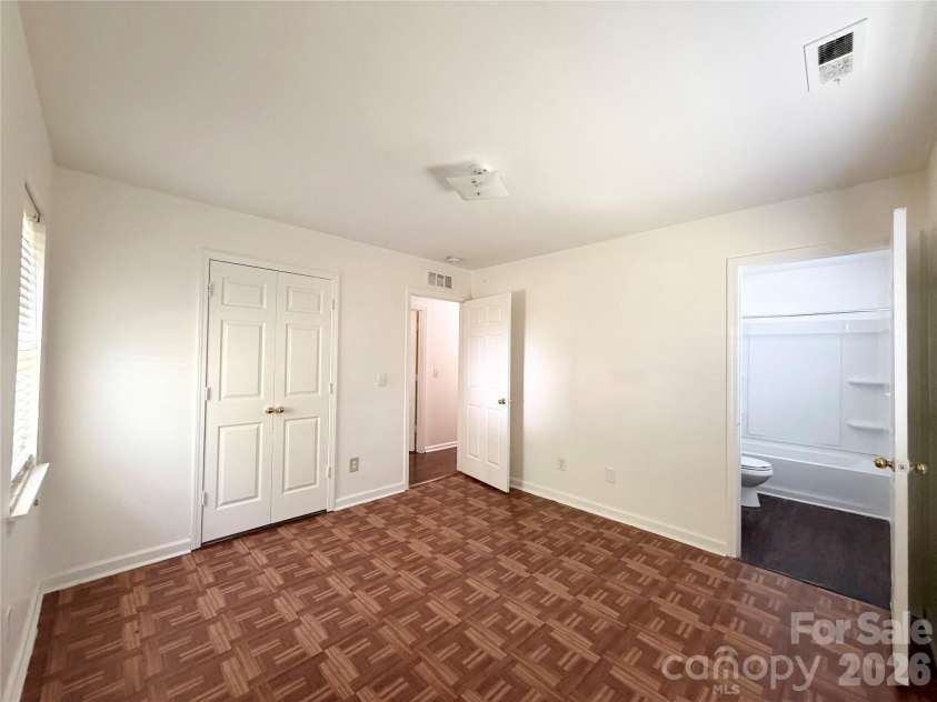 2107 Custer Street, Charlotte, NC 28216.  MLS# CAR4416781, YatesRealty ID 46809. 