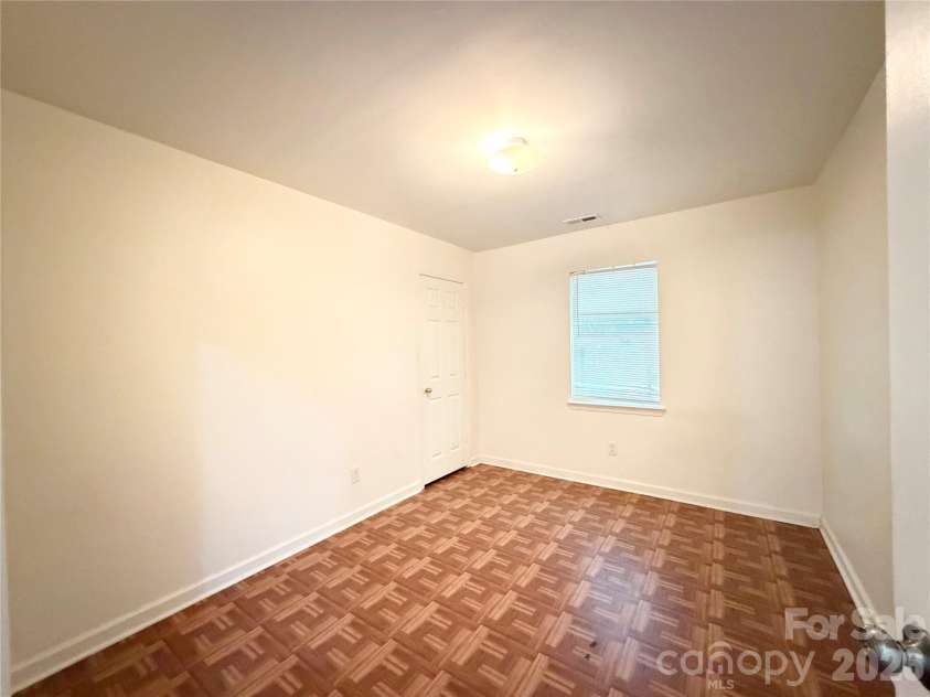 2107 Custer Street, Charlotte, NC 28216.  MLS# CAR4416781, YatesRealty ID 46809. 