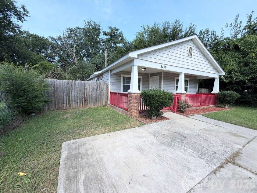 2107 Custer Street, Charlotte, NC 28216.  MLS# CAR4416781, YatesRealty ID 46809. 