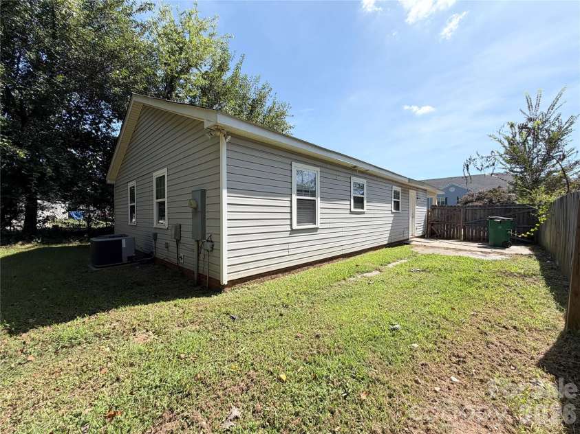 2107 Custer Street, Charlotte, NC 28216.  MLS# CAR4416781, YatesRealty ID 46809. 