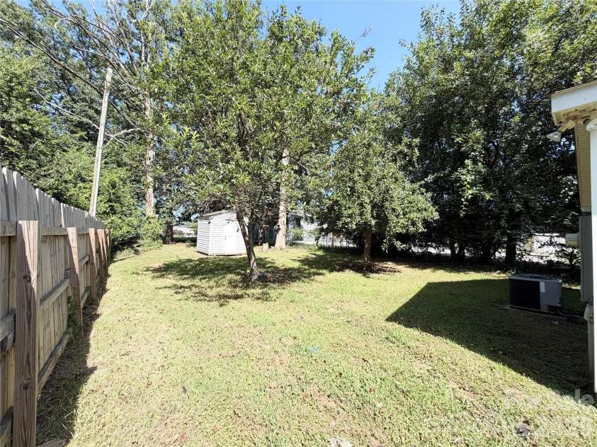 2107 Custer Street, Charlotte, NC 28216.  MLS# CAR4416781, YatesRealty ID 46809. 