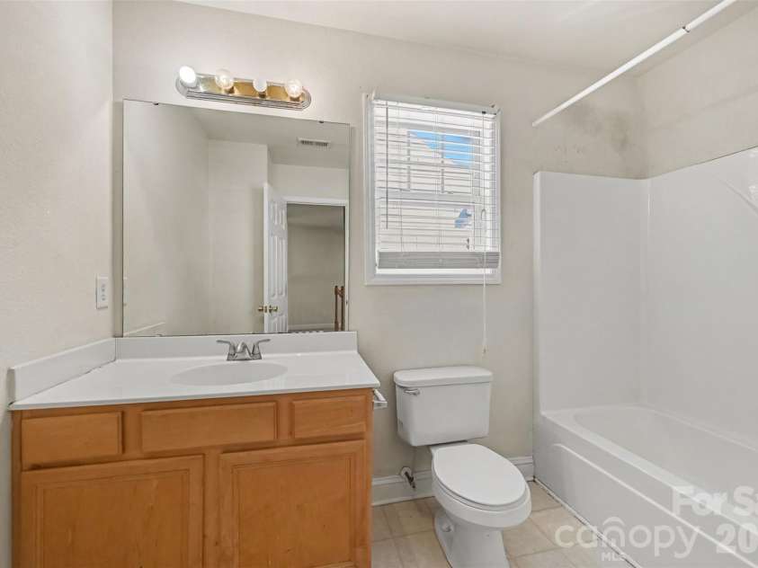 1745 Wilburn Park Lane, Charlotte, NC 28269.  MLS# CAR4418353, YatesRealty ID 46810. Secondary Bathroom