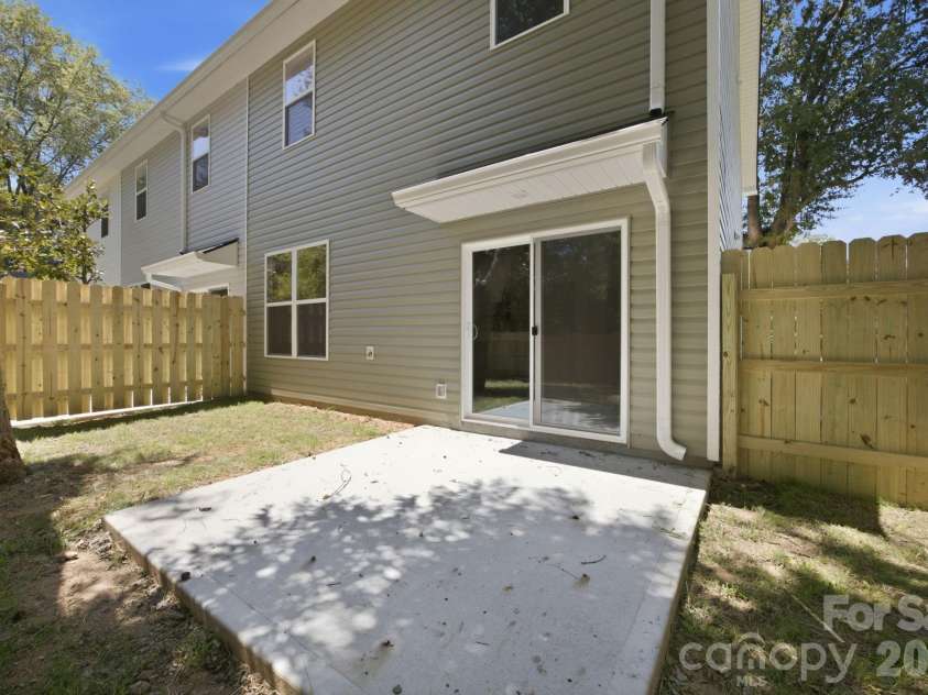 325 Lincoln Street, Concord, NC 28025.  MLS# CAR4412942, YatesRealty ID 46812. 