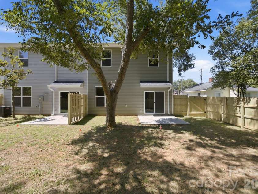 325 Lincoln Street, Concord, NC 28025.  MLS# CAR4412942, YatesRealty ID 46812. 