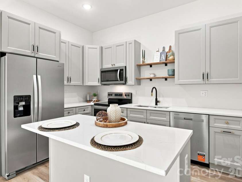 325 Lincoln Street, Concord, NC 28025.  MLS# CAR4412942, YatesRealty ID 46812. 