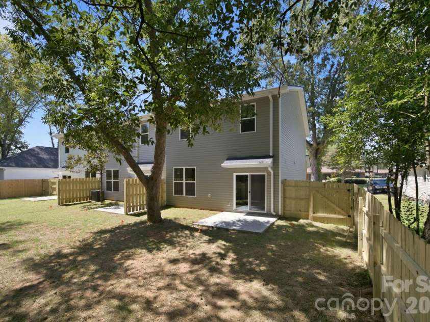 325 Lincoln Street, Concord, NC 28025.  MLS# CAR4412942, YatesRealty ID 46812. 