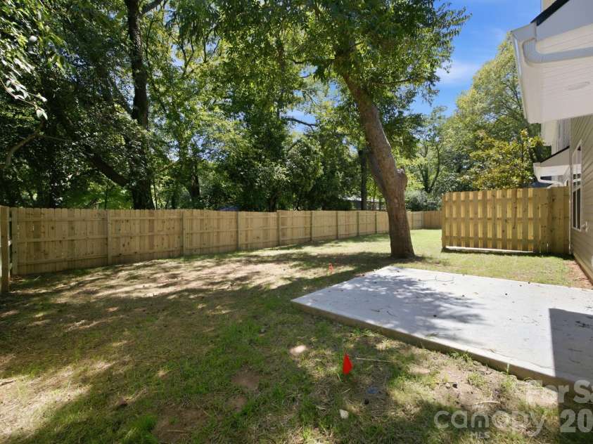 325 Lincoln Street, Concord, NC 28025.  MLS# CAR4412942, YatesRealty ID 46812. 