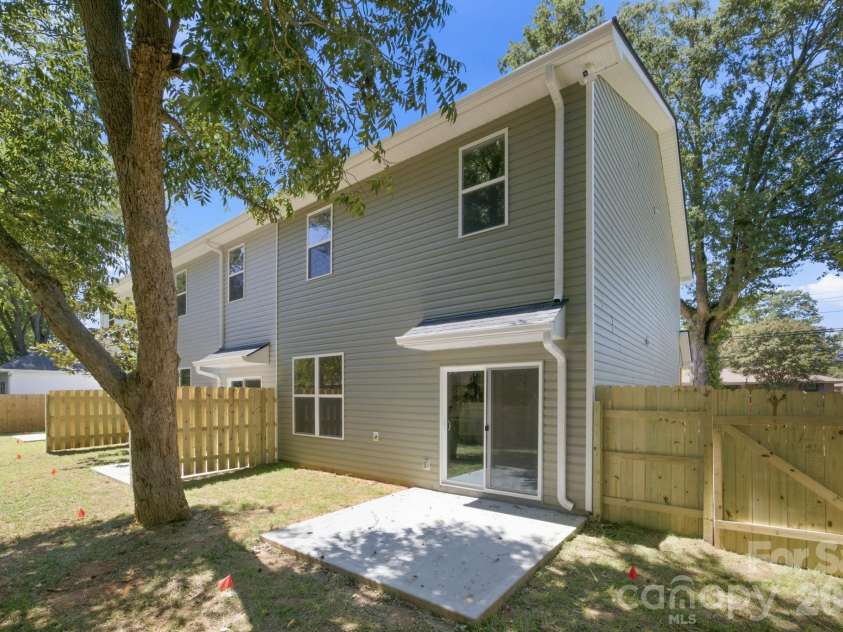 325 Lincoln Street, Concord, NC 28025.  MLS# CAR4412942, YatesRealty ID 46812. 