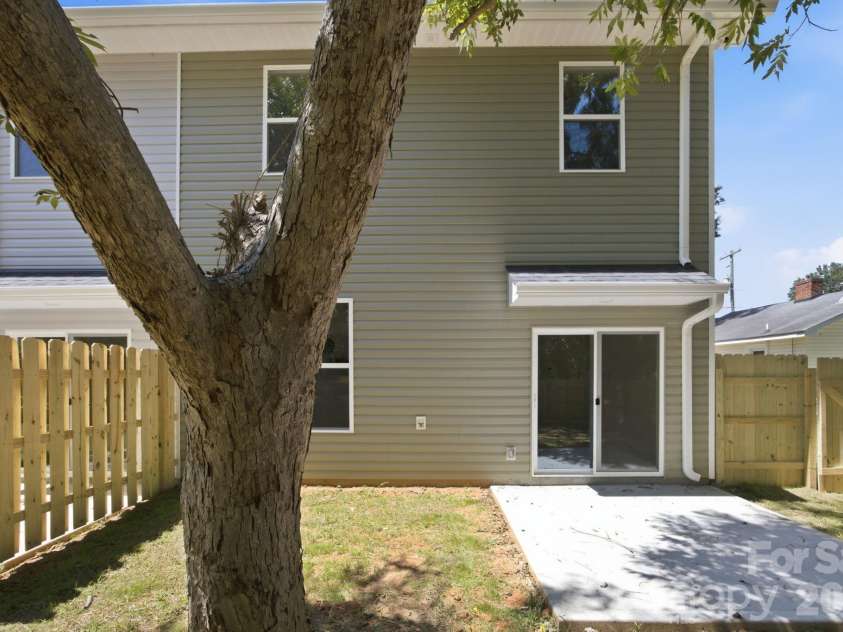 325 Lincoln Street, Concord, NC 28025.  MLS# CAR4412942, YatesRealty ID 46812. 
