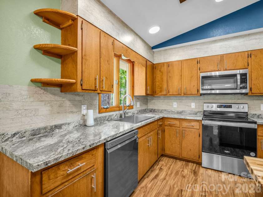 177 Weston Road, Arden, NC 28704.  MLS# CAR4407557, YatesRealty ID 46814. 
