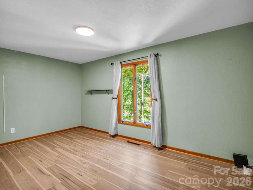 177 Weston Road, Arden, NC 28704.  MLS# CAR4407557, YatesRealty ID 46814. 