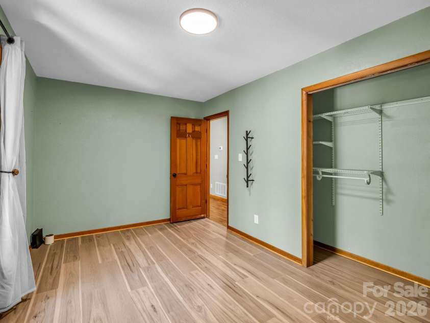 177 Weston Road, Arden, NC 28704.  MLS# CAR4407557, YatesRealty ID 46814. 