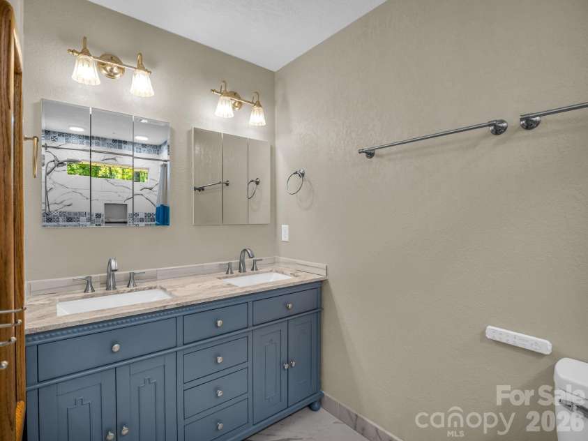 177 Weston Road, Arden, NC 28704.  MLS# CAR4407557, YatesRealty ID 46814. 
