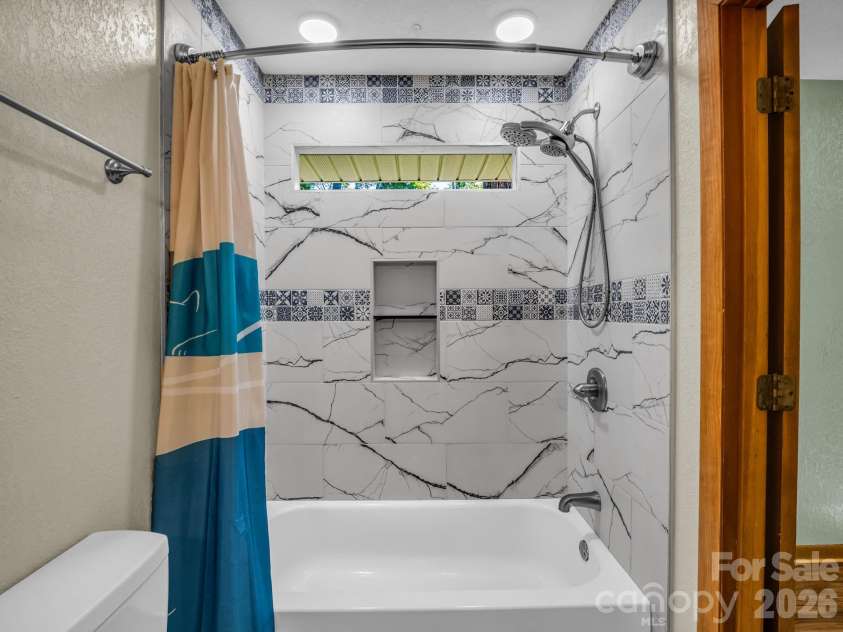 177 Weston Road, Arden, NC 28704.  MLS# CAR4407557, YatesRealty ID 46814. 