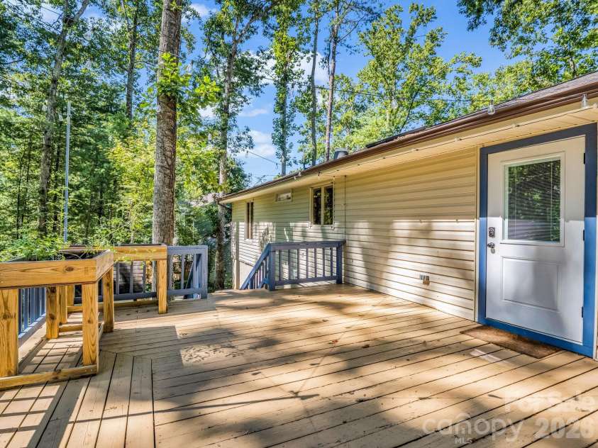 177 Weston Road, Arden, NC 28704.  MLS# CAR4407557, YatesRealty ID 46814. 