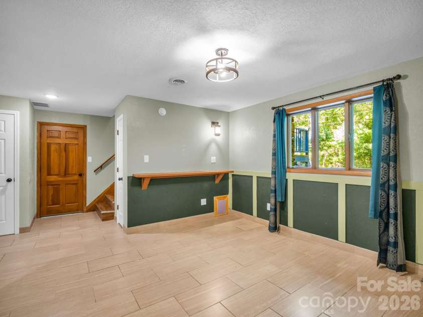 177 Weston Road, Arden, NC 28704.  MLS# CAR4407557, YatesRealty ID 46814. 