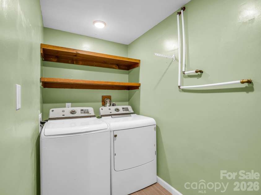 177 Weston Road, Arden, NC 28704.  MLS# CAR4407557, YatesRealty ID 46814. 