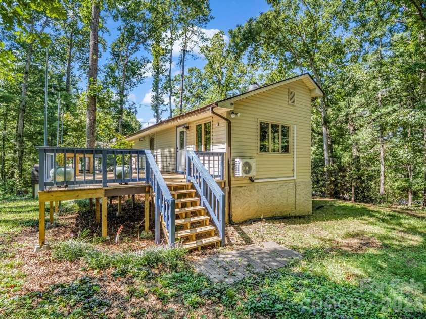 177 Weston Road, Arden, NC 28704.  MLS# CAR4407557, YatesRealty ID 46814. 
