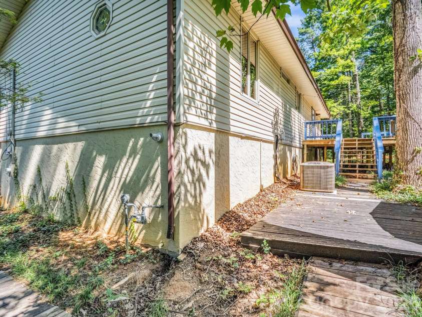 177 Weston Road, Arden, NC 28704.  MLS# CAR4407557, YatesRealty ID 46814. 