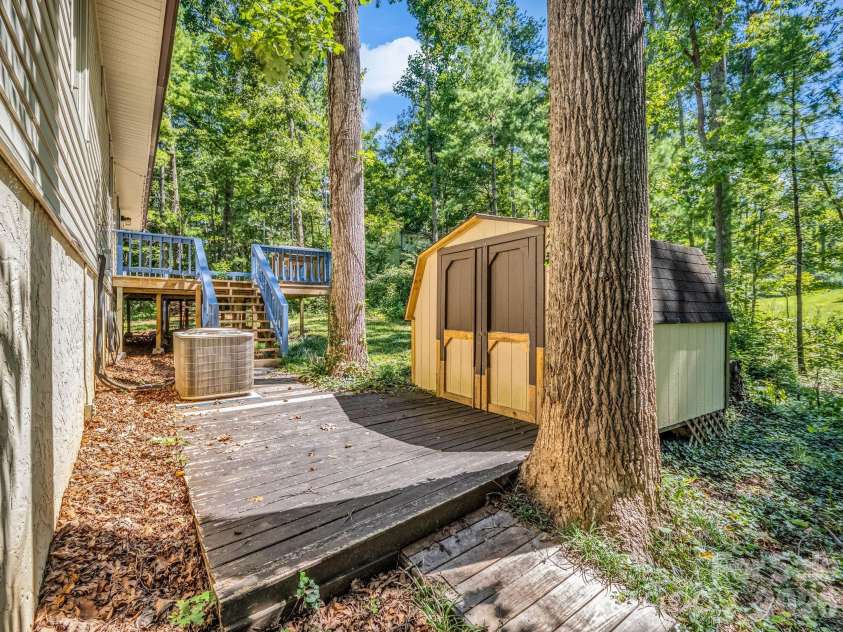 177 Weston Road, Arden, NC 28704.  MLS# CAR4407557, YatesRealty ID 46814. 