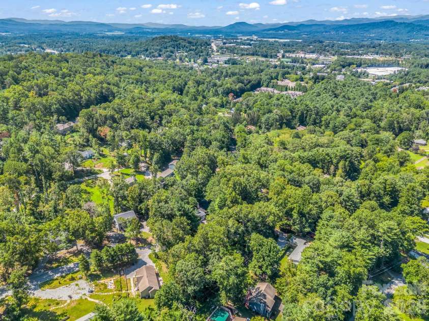 177 Weston Road, Arden, NC 28704.  MLS# CAR4407557, YatesRealty ID 46814. 