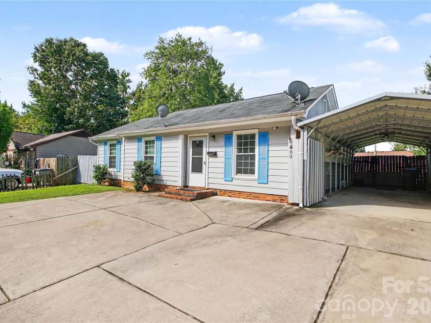 6400 Mcbride Street, Charlotte, NC 28215.  MLS# CAR4416996, YatesRealty ID 46816. 