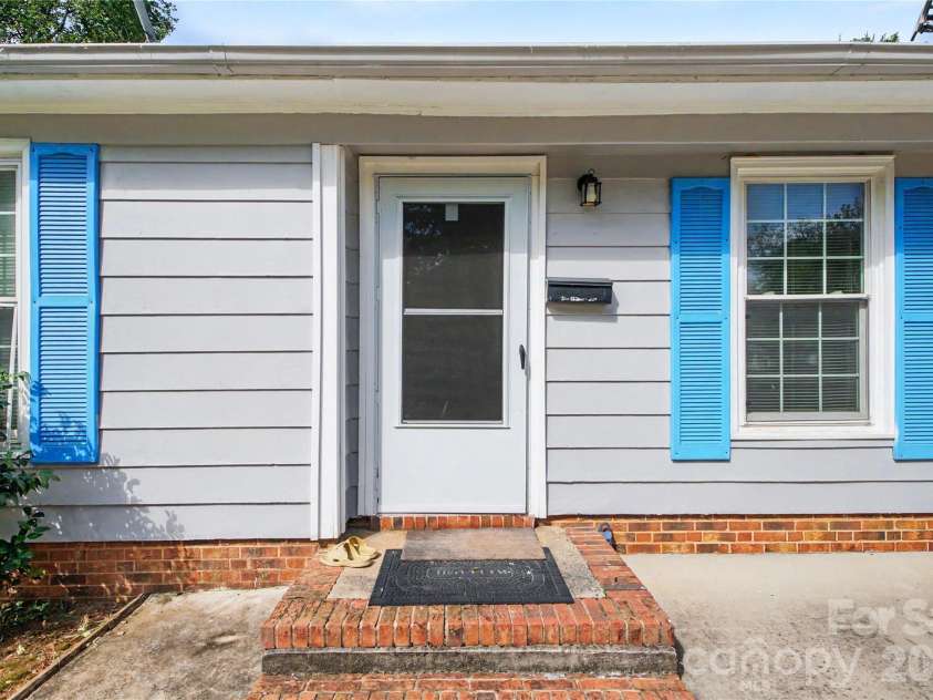 6400 Mcbride Street, Charlotte, NC 28215.  MLS# CAR4416996, YatesRealty ID 46816. 